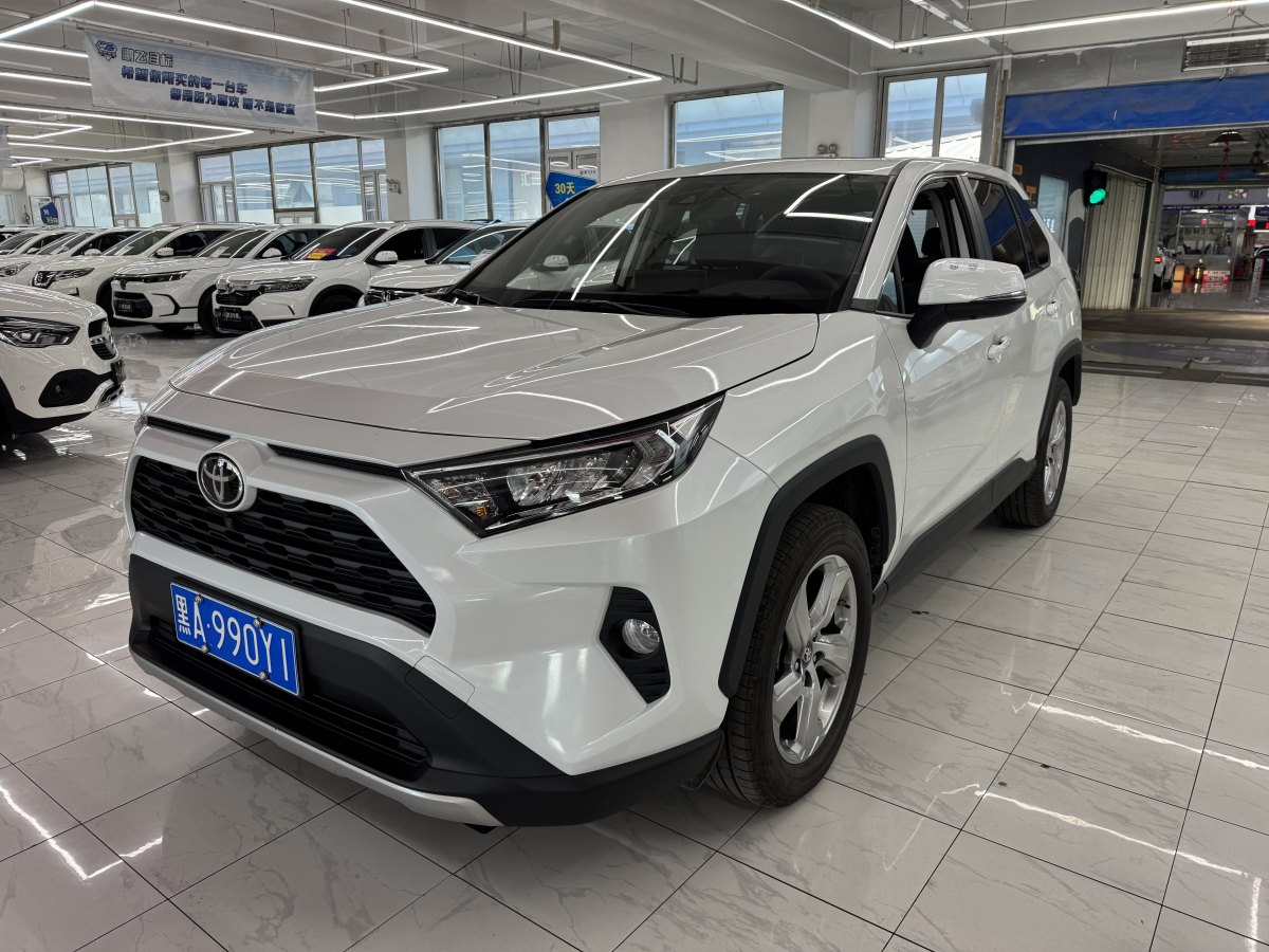 2022年8月豐田 RAV4  2018款 榮放 2.0L CVT兩驅風尚版