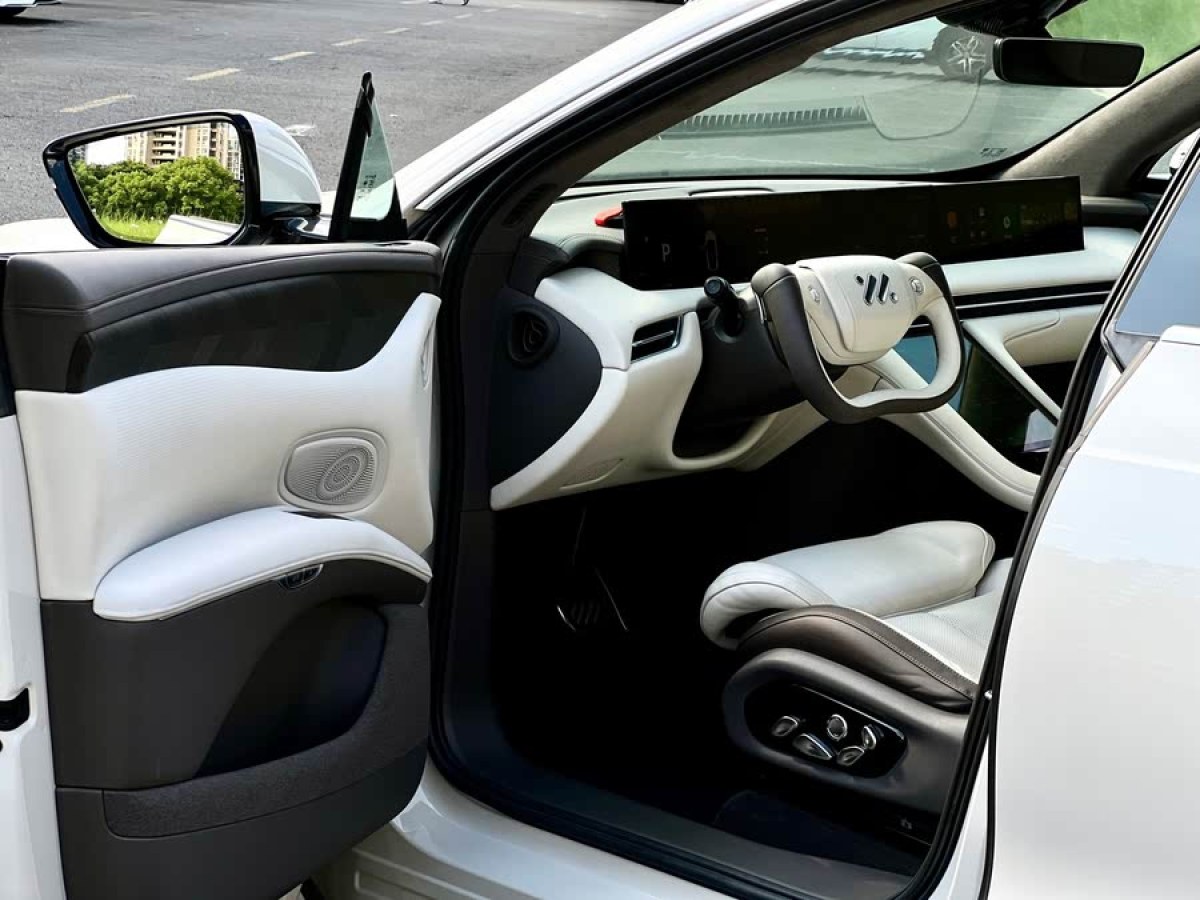 智己 智己LS7  2023款 100kWh Pro四驅(qū)版圖片