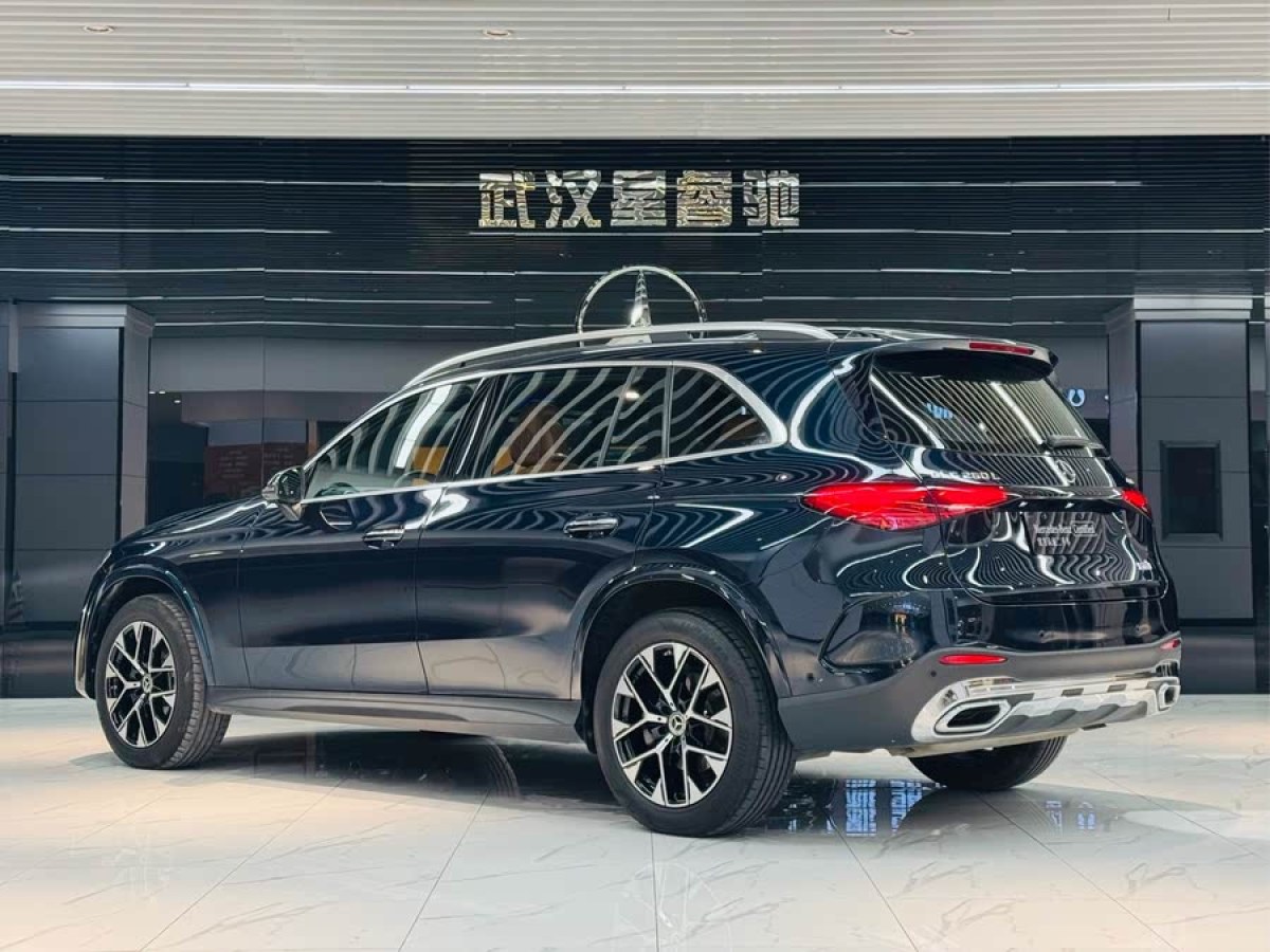 奔馳 奔馳GLC  2024款 改款 GLC 260 L 4MATIC 豪華型 5座圖片