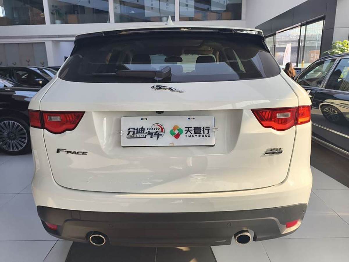 捷豹 F-PACE  2016款 3.0 SC 四驅(qū)R-Sport運(yùn)動(dòng)版圖片