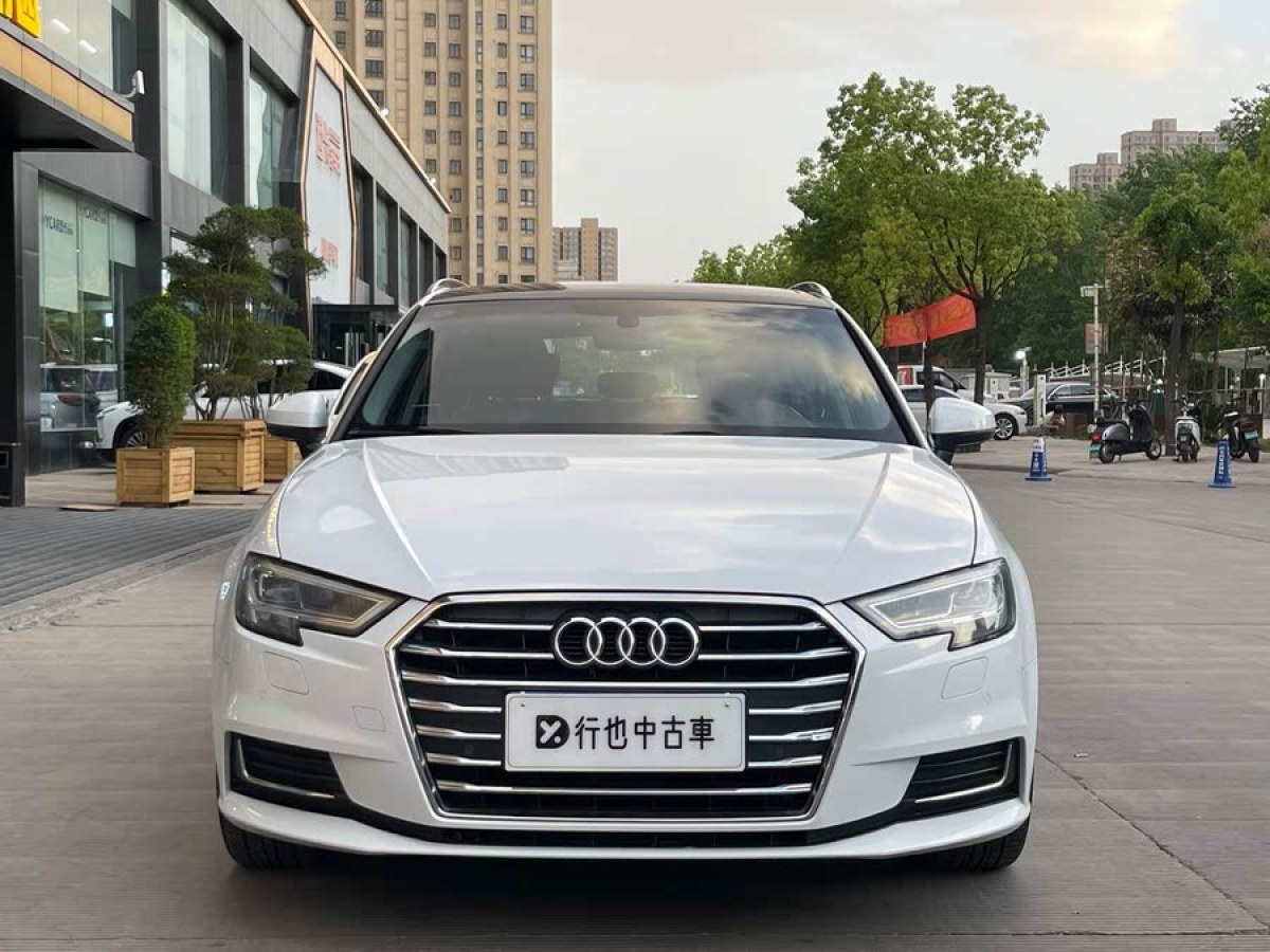 奧迪 奧迪A3  2018款 30周年年型 Sportback 35 TFSI 風(fēng)尚型圖片
