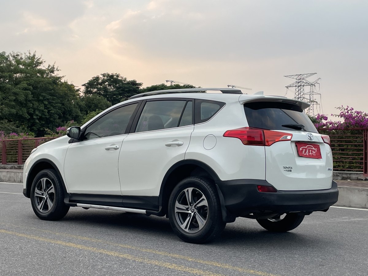 豐田 RAV4  2018款 榮放 2.0L CVT兩驅(qū)風(fēng)尚版圖片