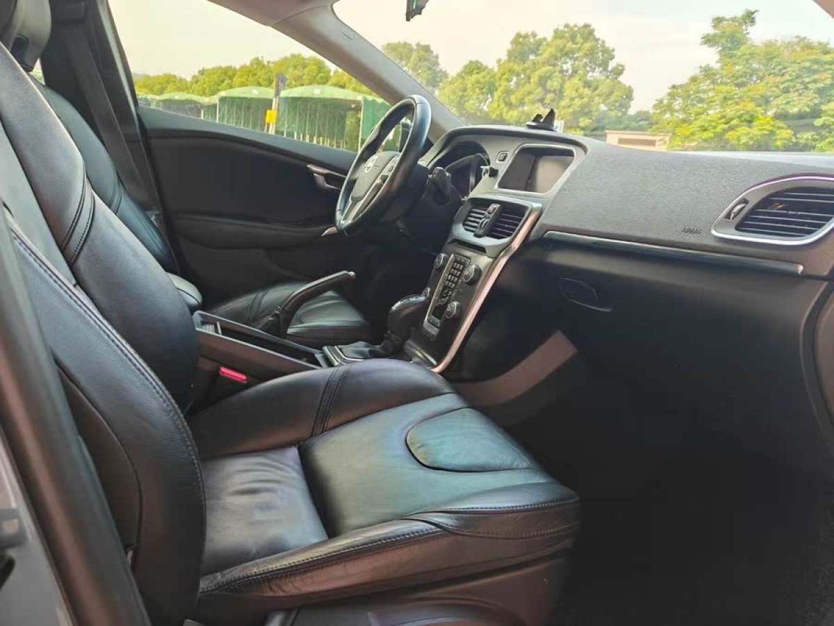 沃爾沃 V40  2014款 2.0T 智雅版圖片