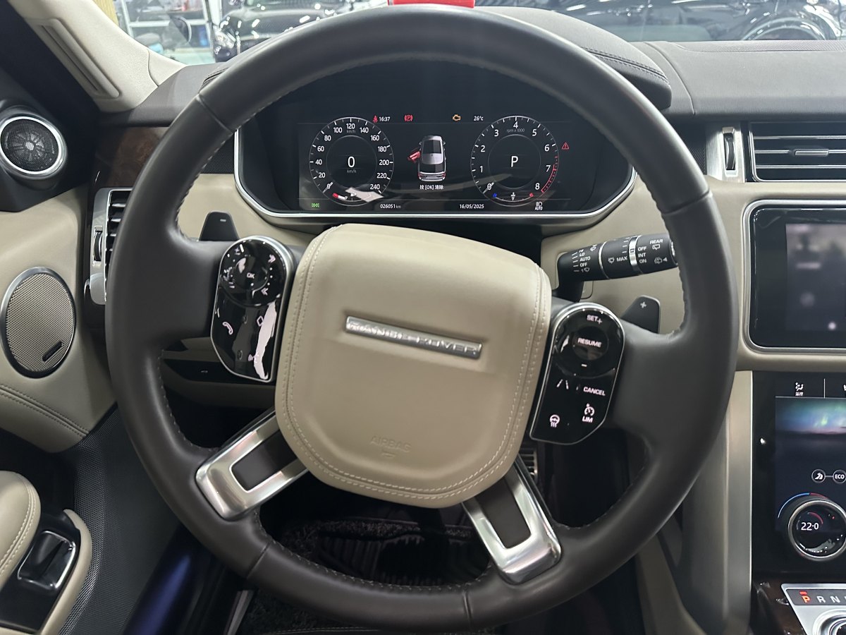 路虎 攬勝  2022款 3.0 L6 400PS 傳世加長(zhǎng)經(jīng)典版圖片