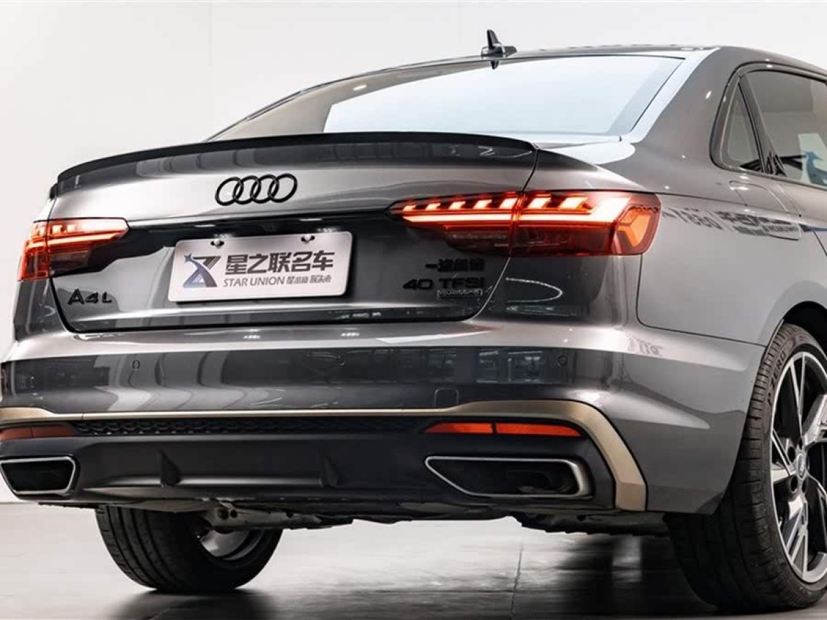 奧迪 奧迪A4L  2024款 40 TFSI quattro RS套件燃速型圖片