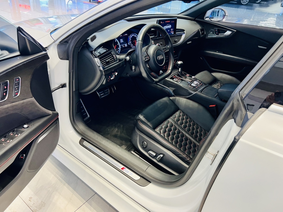 2019年5月奥迪 奥迪RS 7  2016款 RS 7 4.0T Sportback performance