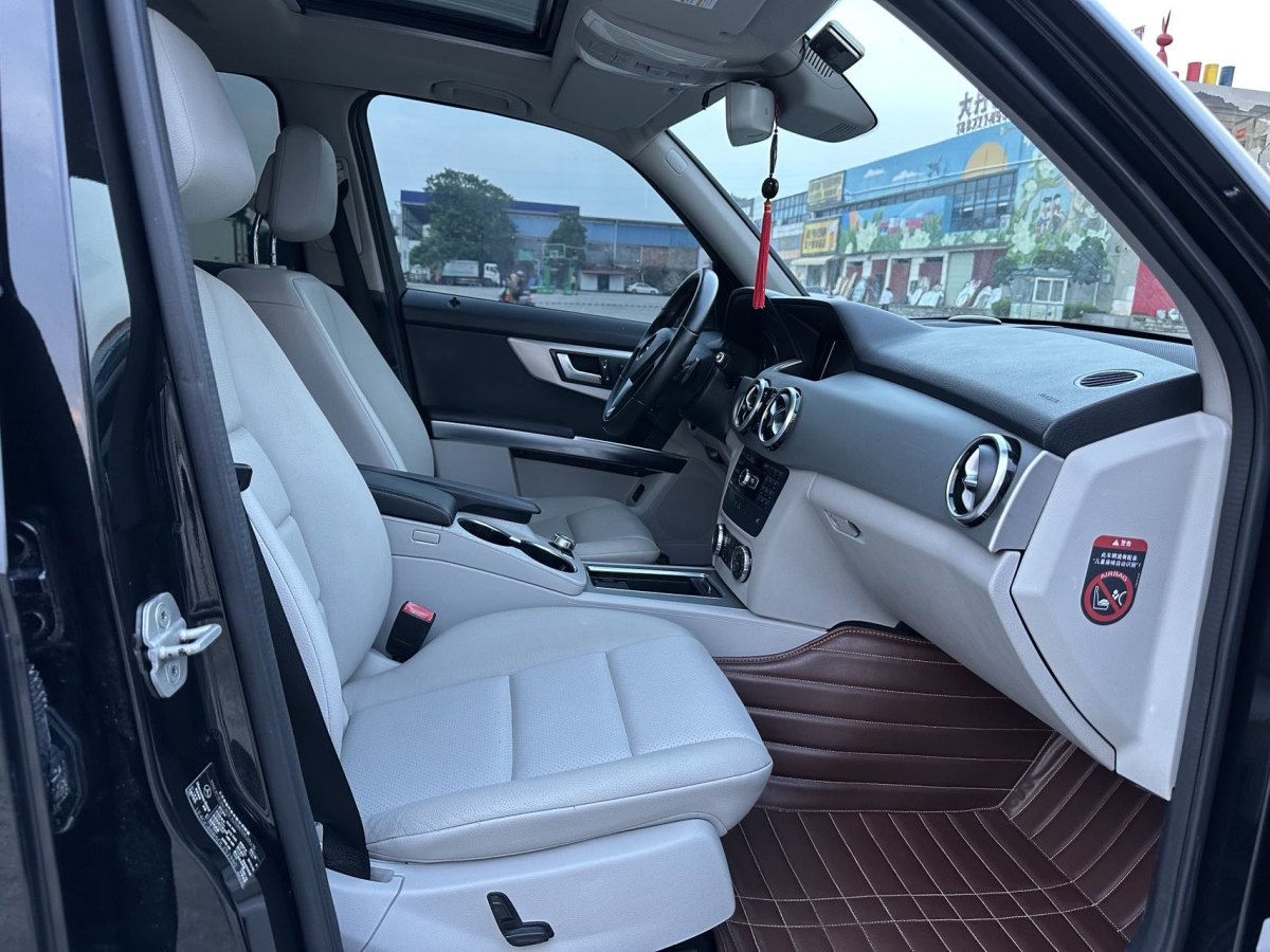 2013年7月奔馳 奔馳GLK級  2013款 GLK 300 4MATIC 動感天窗型