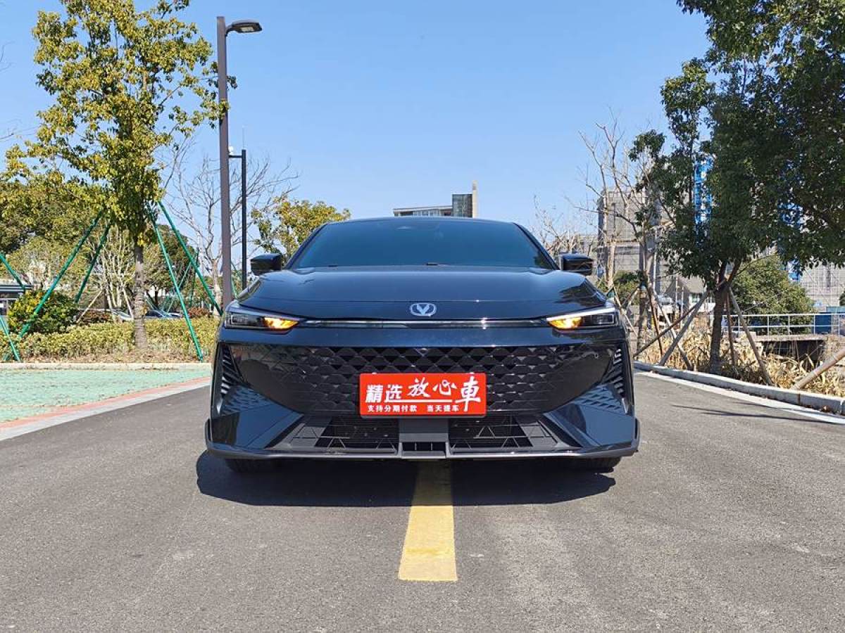 長(zhǎng)安 長(zhǎng)安UNI-V  2024款 1.5T 尊貴運(yùn)動(dòng)型圖片