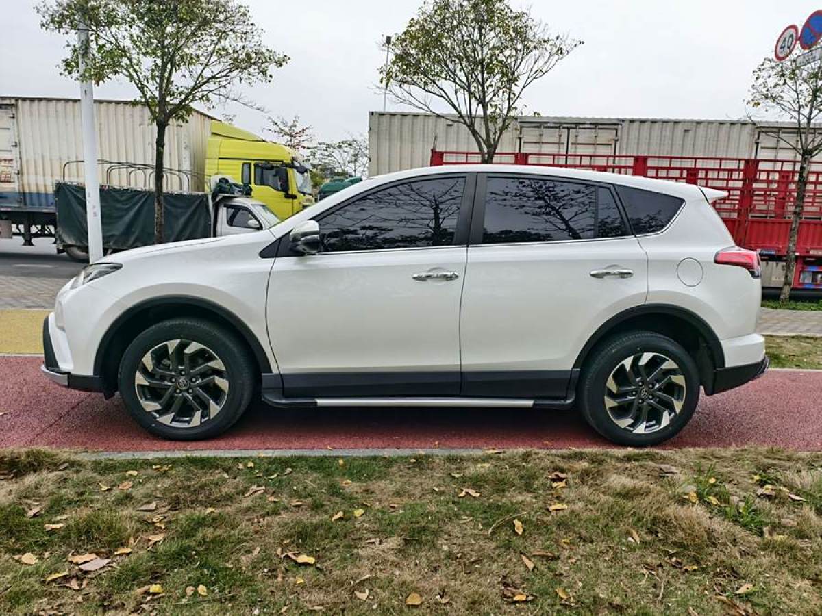 2018年9月豐田 RAV4榮放  2018款 2.5L 自動四驅(qū)精英i版