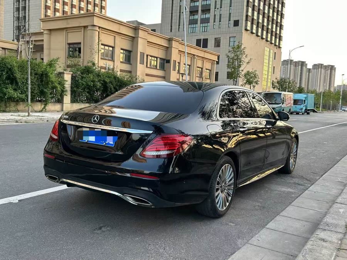 奔馳 奔馳E級  2018款 改款 E 300 L 運(yùn)動時尚型圖片