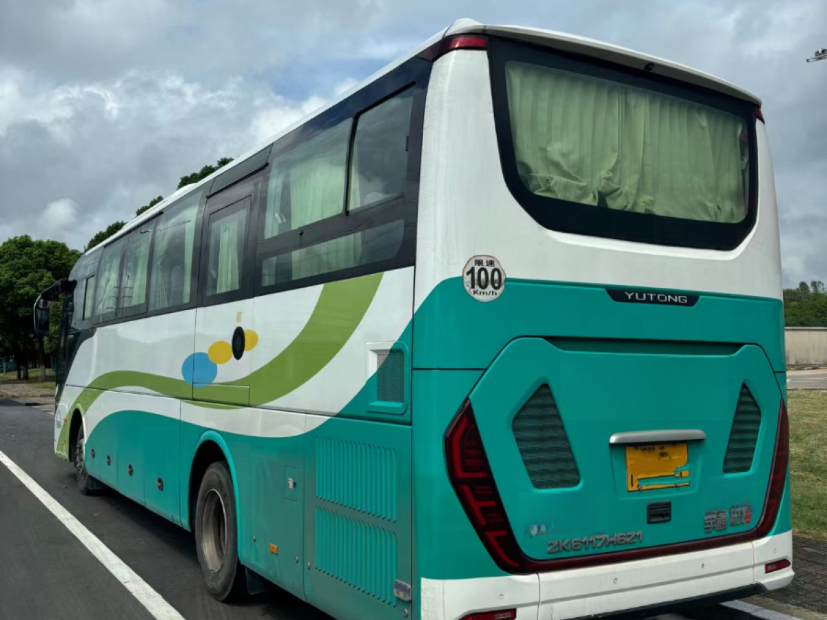 國(guó)六48座宇通6117有暖氣中門營(yíng)運(yùn)車圖片