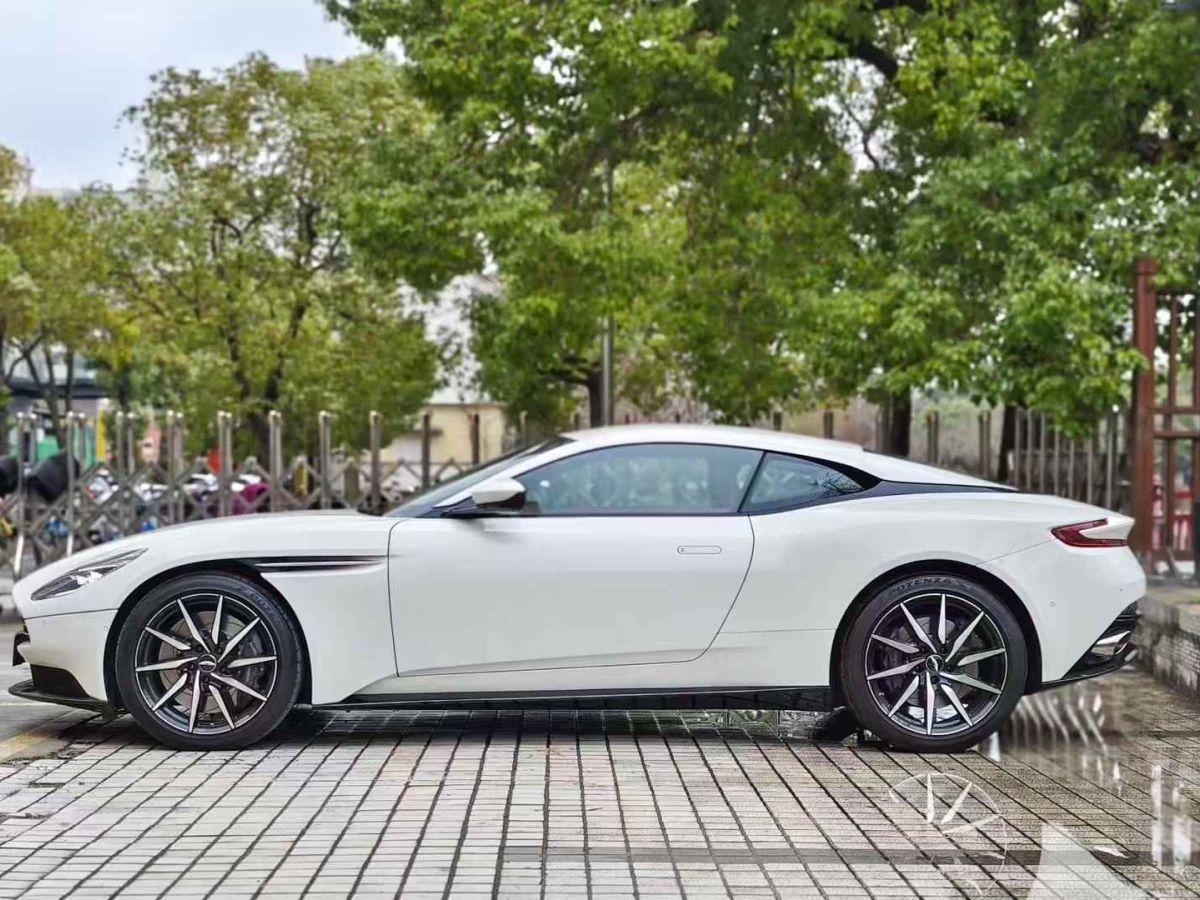 阿斯頓·馬丁 V8 Vantage  2018款 4.0T V8圖片