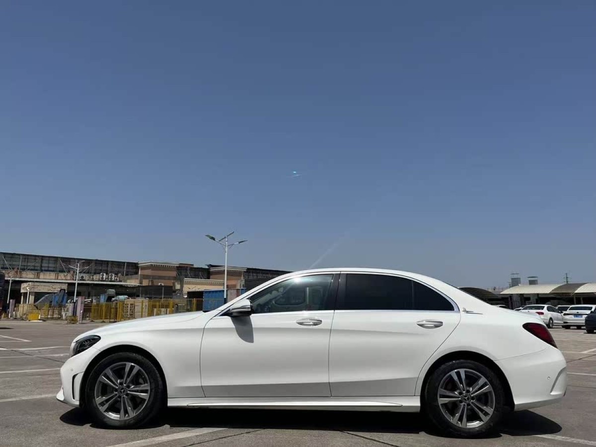 奔馳 奔馳C級  2019款 C 180 L 時尚型運動版圖片