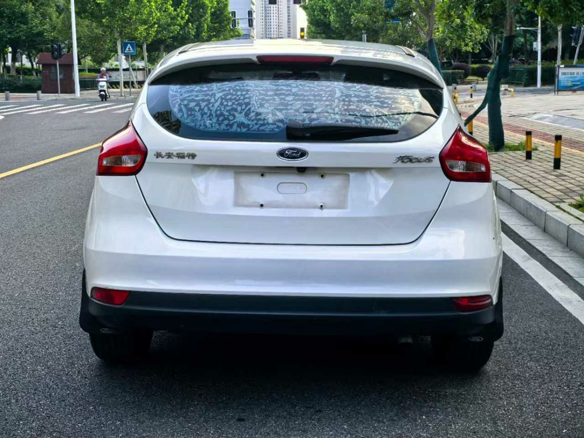 福特 ?？怂? 2017款 三廂 1.6L 自動(dòng)風(fēng)尚型智行版圖片