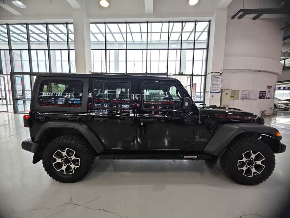 Jeep 牧馬人  2024款 2.0T 羅賓漢四門版圖片