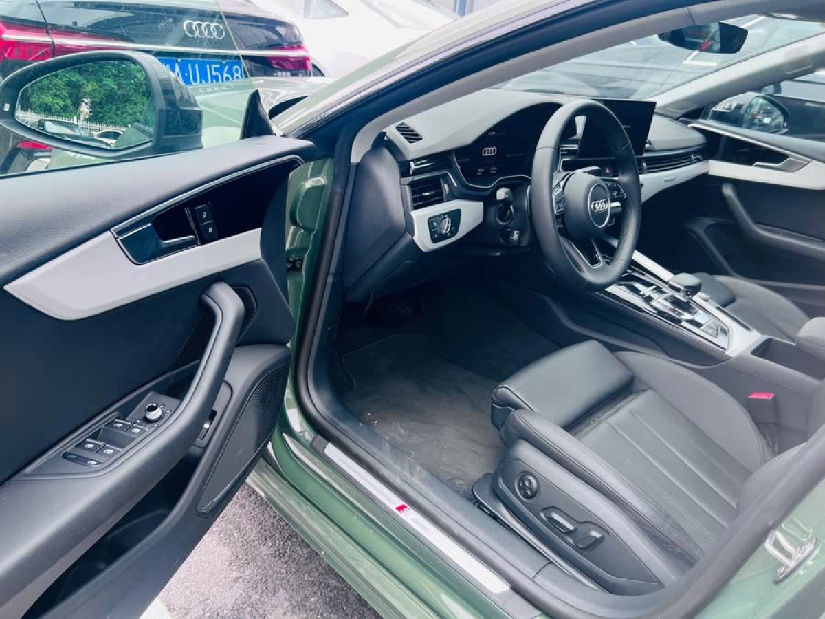 奧迪 奧迪A5  2024款 Sportback 40 TFSI quattro 豪華動感型圖片