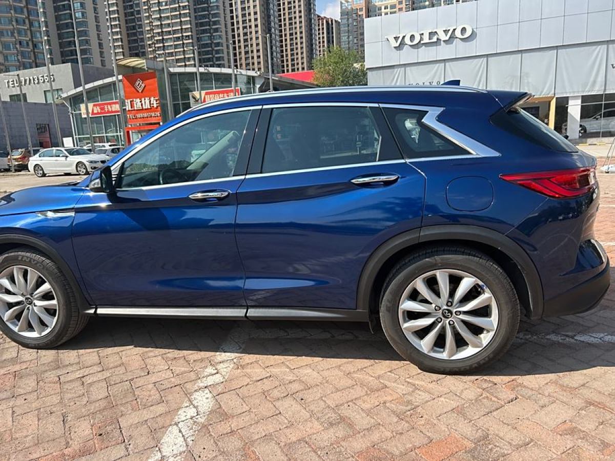 英菲尼迪 QX50  2018款 2.0T 兩驅(qū)時(shí)尚版圖片