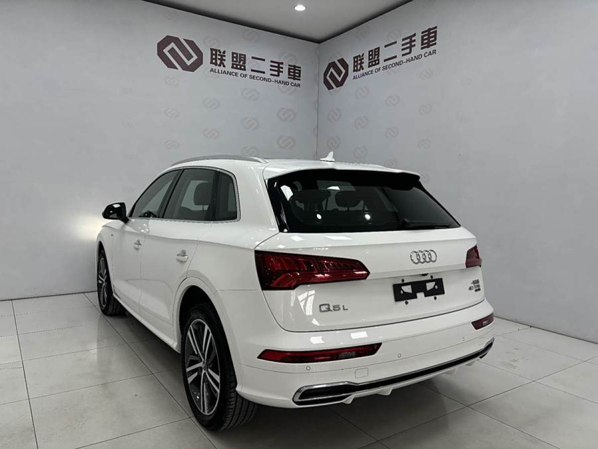 奧迪 奧迪Q5L  2020款 改款 40 TFSI 榮享時(shí)尚型圖片