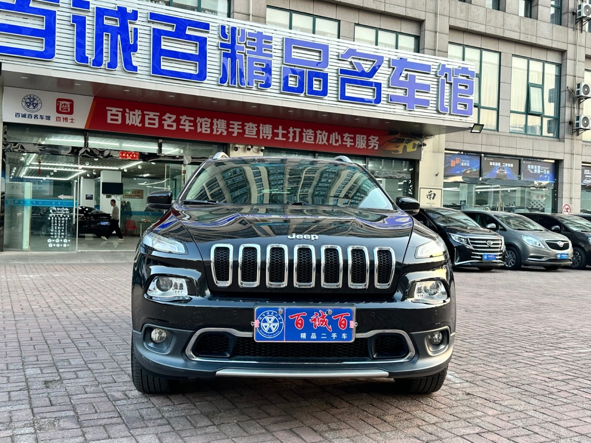 Jeep 自由光  2016款 2.4L 專業(yè)版圖片