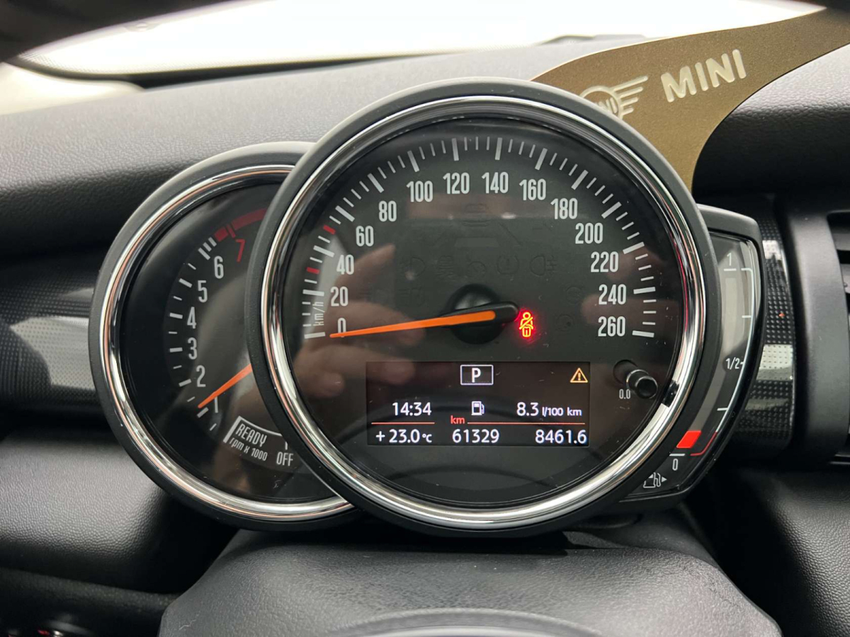 MINI MINI  2018款 1.5T COOPER 藝術(shù)家 五門版圖片