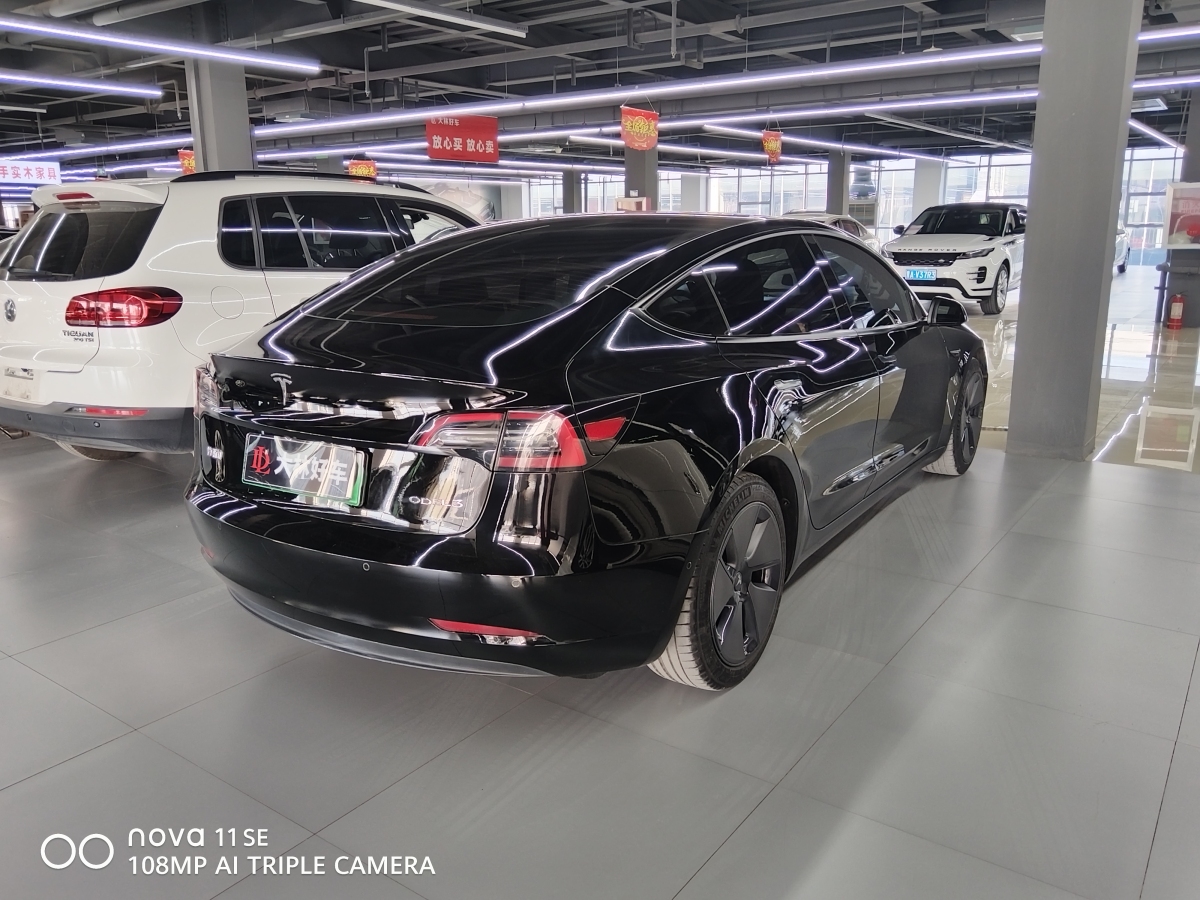 特斯拉 Model 3  2019款 標(biāo)準(zhǔn)續(xù)航后驅(qū)升級(jí)版圖片