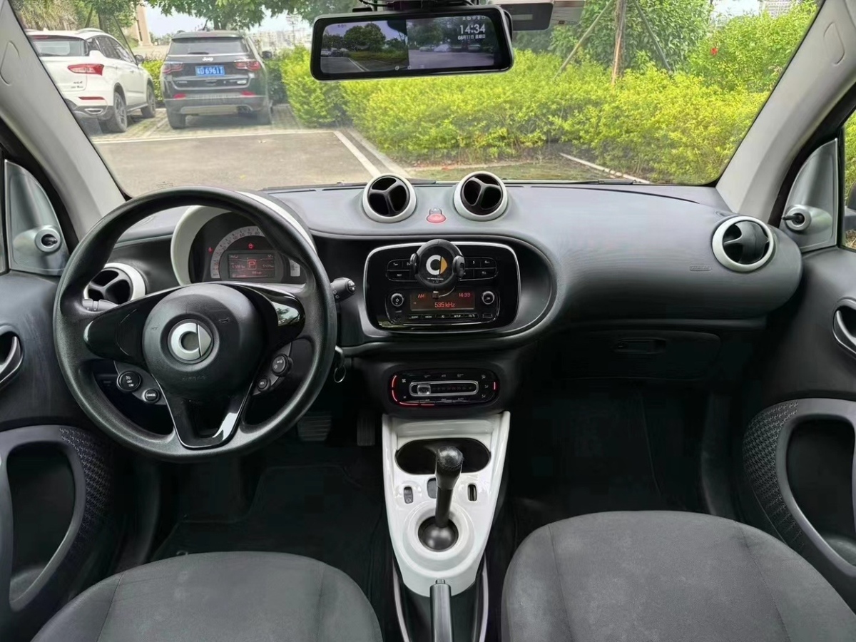 2016年4月smart fortwo  2015款 1.0L 52千瓦硬頂靈動(dòng)版