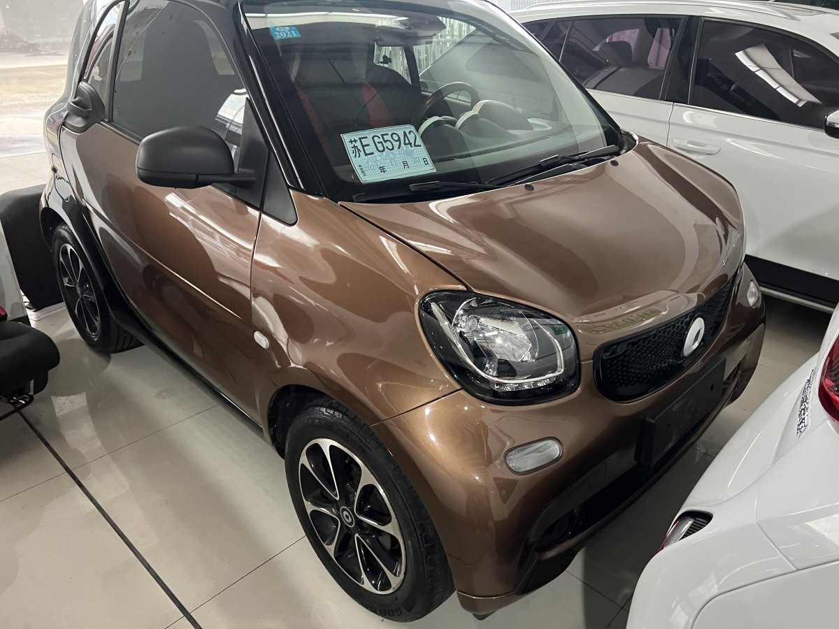 smart fortwo  2017款 1.0L 52千瓦硬頂摯愛特別版圖片