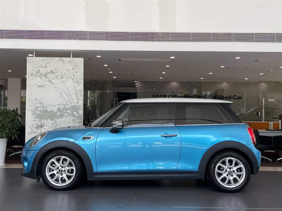 MINI COUNTRYMAN  2018款 1.5T COOPER 經(jīng)典派圖片