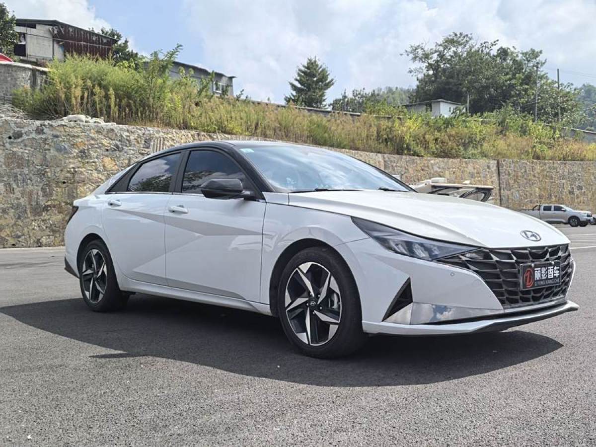 现代 伊兰特  2021款 1.5L LUX尊贵版图片