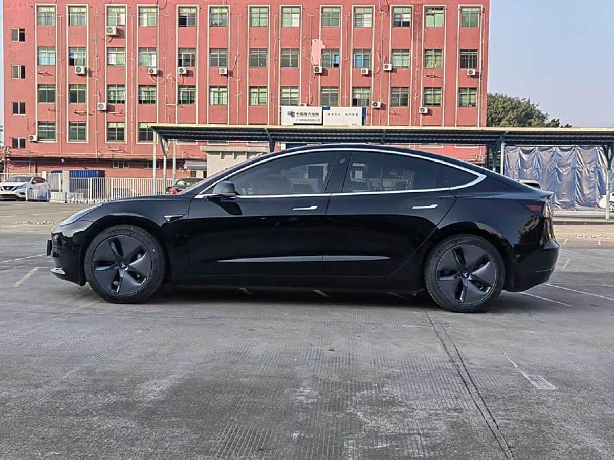 特斯拉 Model 3  2020款 改款 標準續(xù)航后驅升級版圖片