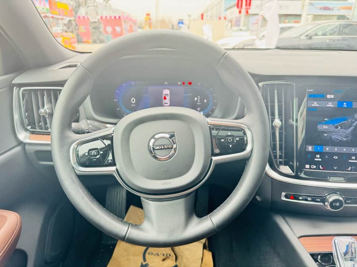 沃爾沃 V60  2024款 B5 智遠(yuǎn)豪華版圖片