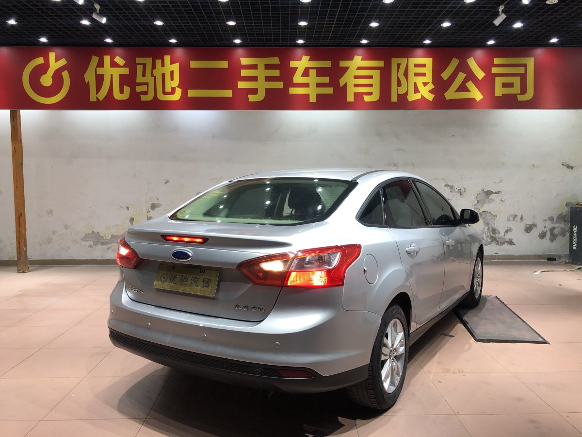 福特 ?？怂? 2015款 三廂 1.6L 自動舒適型圖片