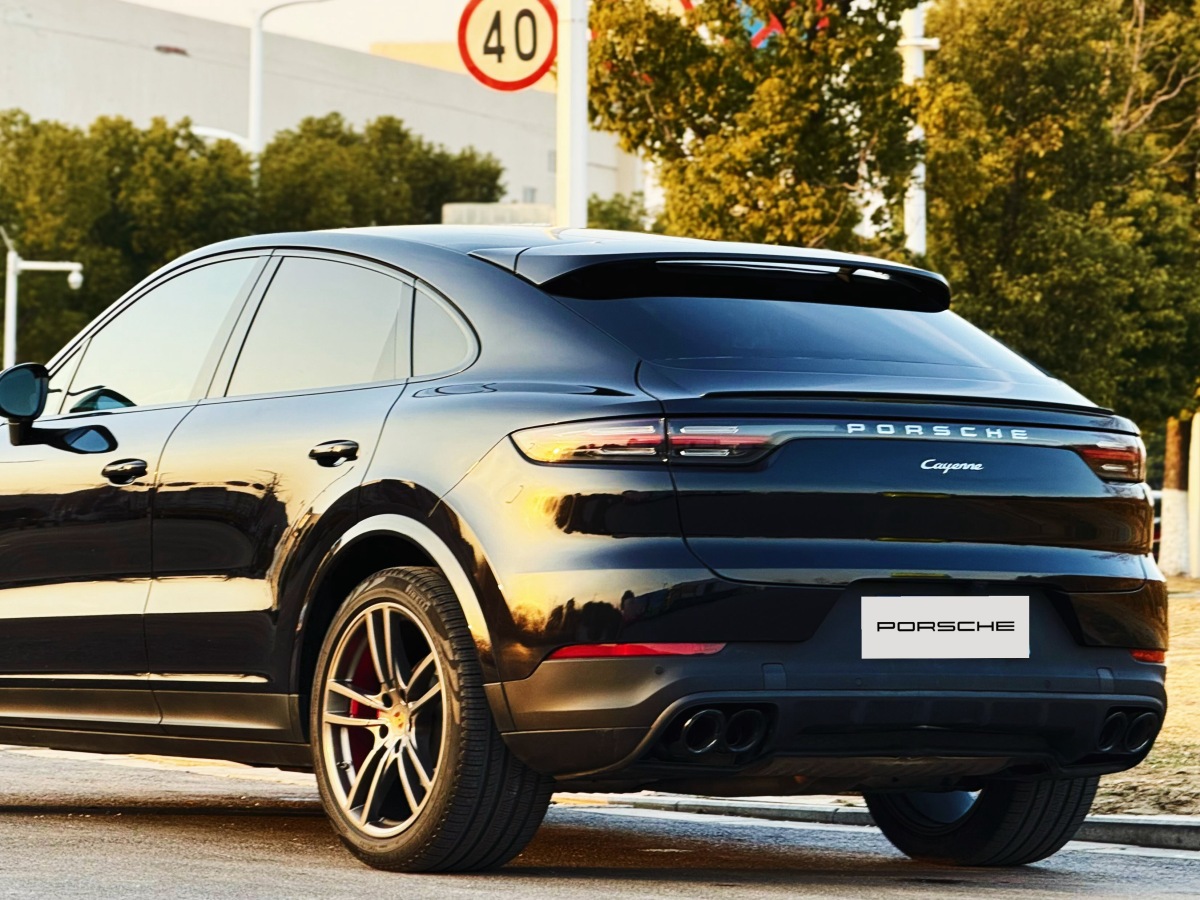 保時(shí)捷 Cayenne  2022款 Cayenne Coupé 3.0T 鉑金版圖片