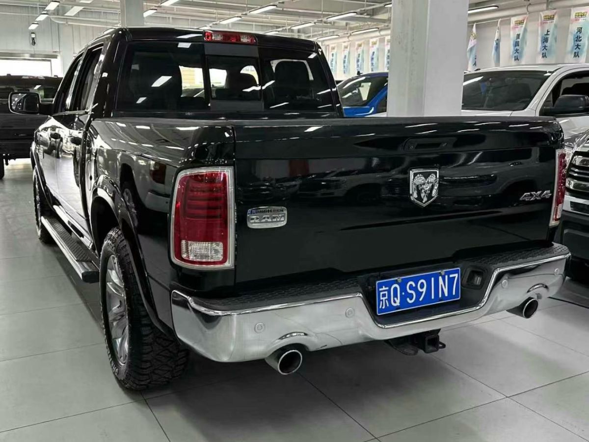 北京 BJ40  2015款 2.4L 手動(dòng)遠(yuǎn)行版圖片