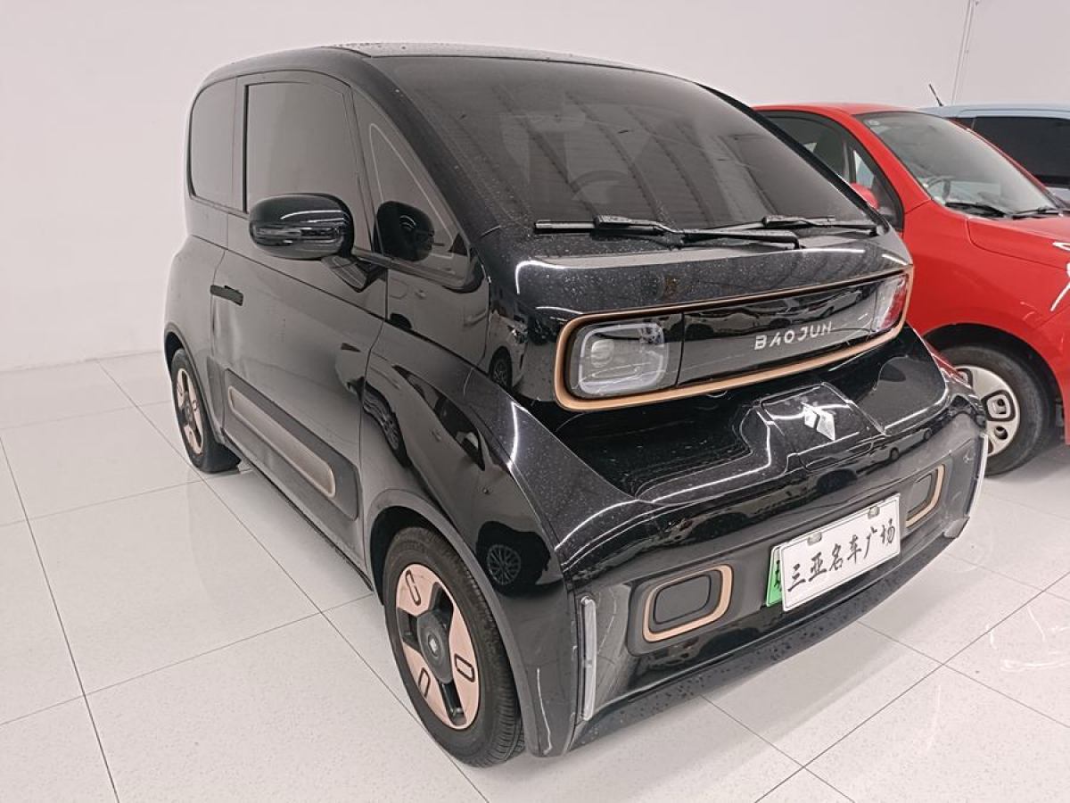 寶駿 寶駿KiWi EV  2022款 設(shè)計(jì)師輕享版 三元鋰圖片