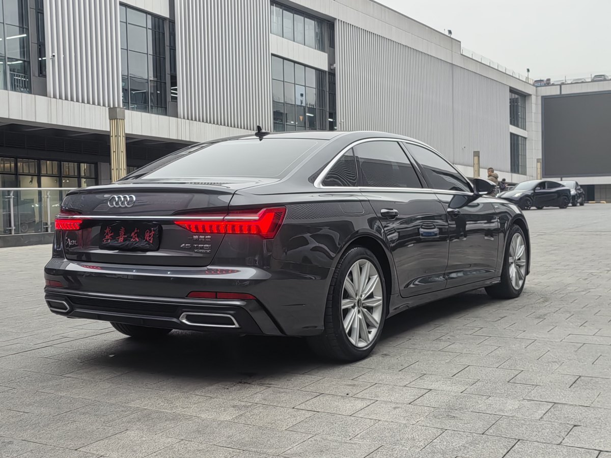 奧迪 奧迪A6L  2022款 45 TFSI 臻選動(dòng)感型圖片