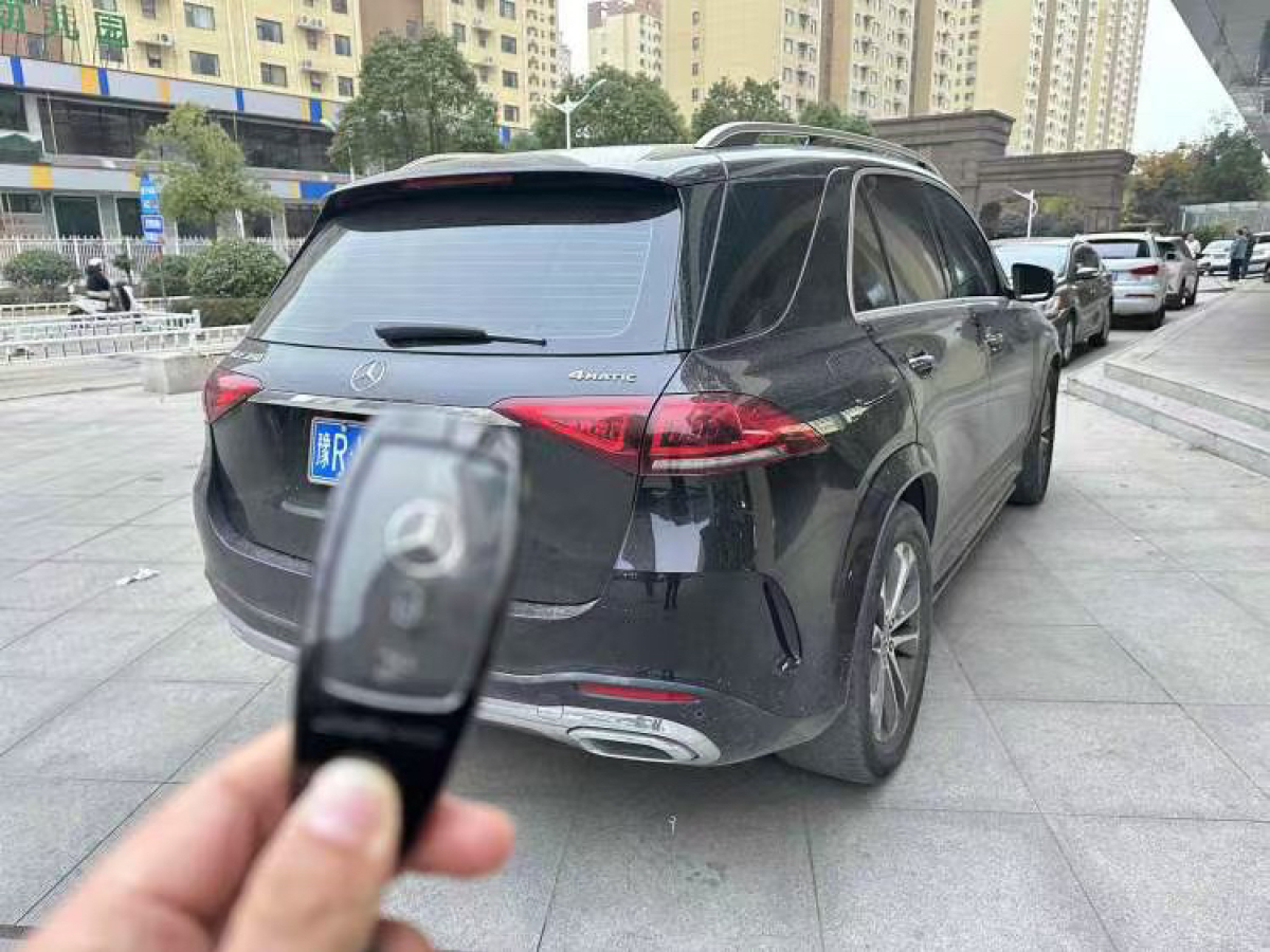 奔馳 奔馳GLE  2021款 GLE 350 4MATIC 時(shí)尚型圖片