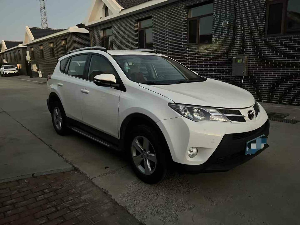 2014年1月豐田 RAV4 