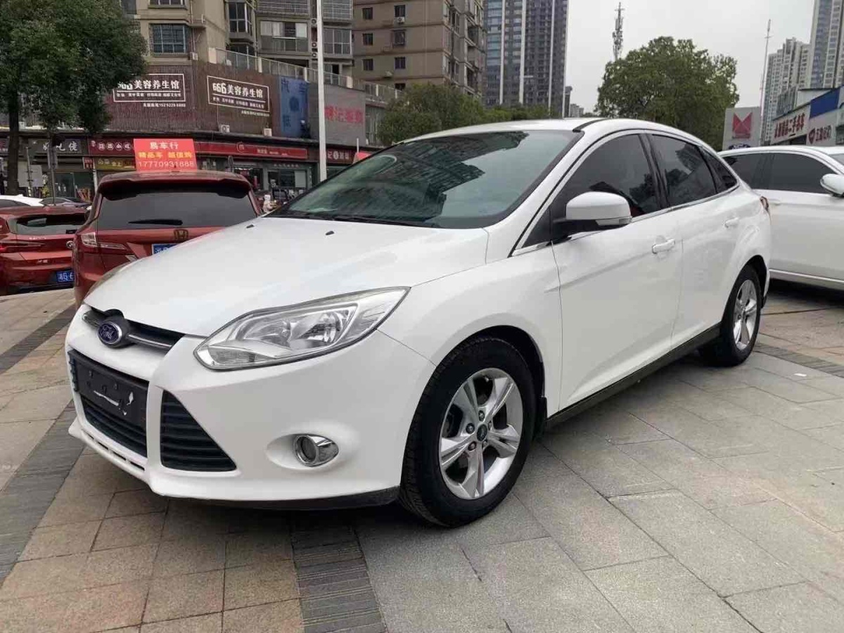 福特 ?？怂? 2012款 三廂 1.6L 自動(dòng)風(fēng)尚型圖片