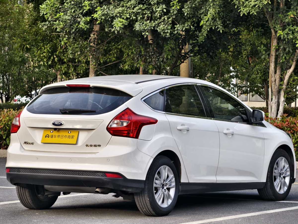 福特 ?？怂? 2012款 兩廂 1.6L 自動(dòng)舒適型圖片