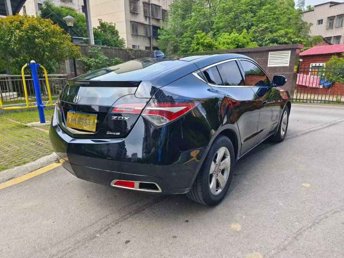 謳歌 ZDX 圖片