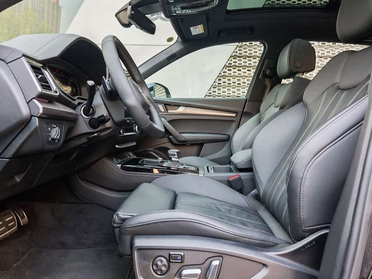 奧迪 奧迪Q5L  2024款 45 TFSI 豪華動(dòng)感型圖片