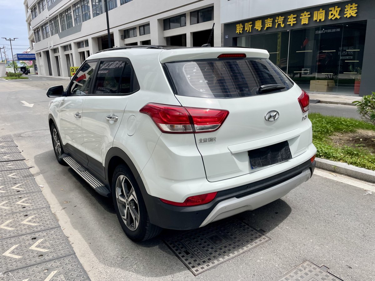 现代 ix25  2015款 1.6L 自动两驱尊贵型DLX图片