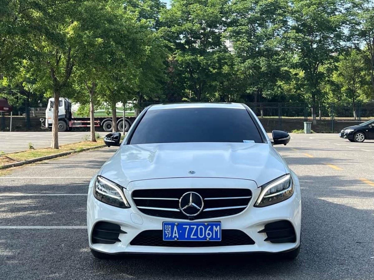 奔馳 奔馳C級(jí)  2019款 改款 C 260 L 運(yùn)動(dòng)版圖片