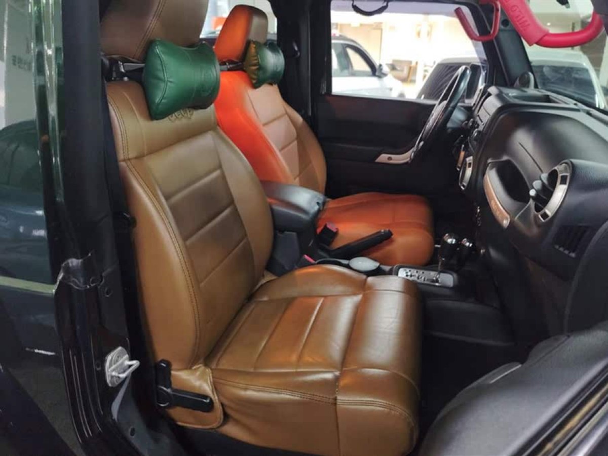 Jeep 牧馬人  2012款 3.6L Rubicon 兩門版圖片