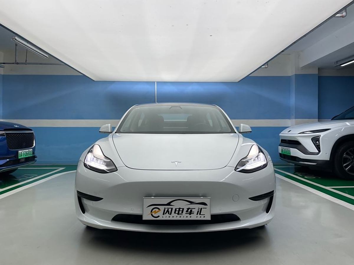 特斯拉 Model 3  2020款 改款 標(biāo)準(zhǔn)續(xù)航后驅(qū)升級版圖片