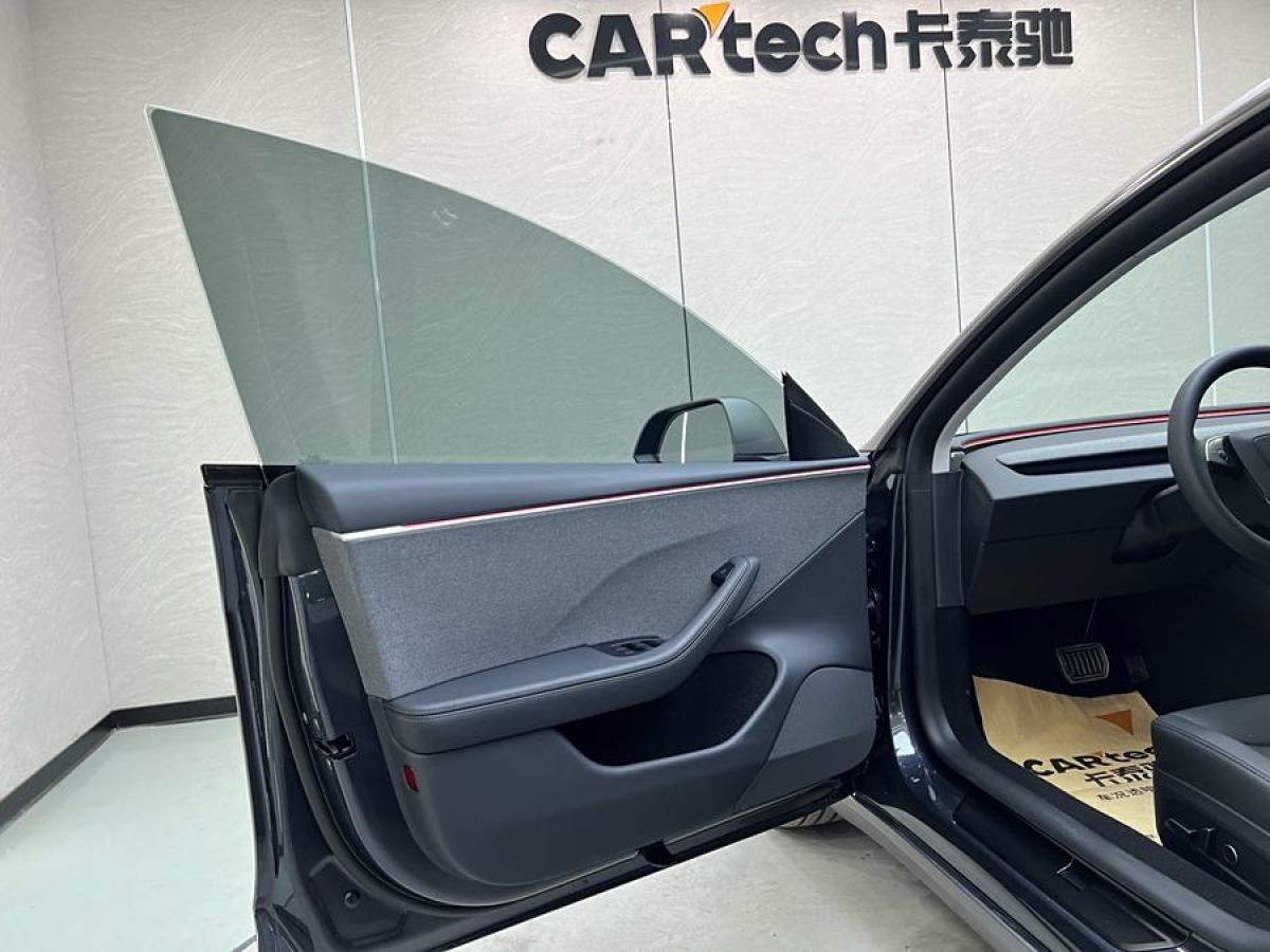 特斯拉 Model Y  2023款 后輪驅(qū)動(dòng)版圖片