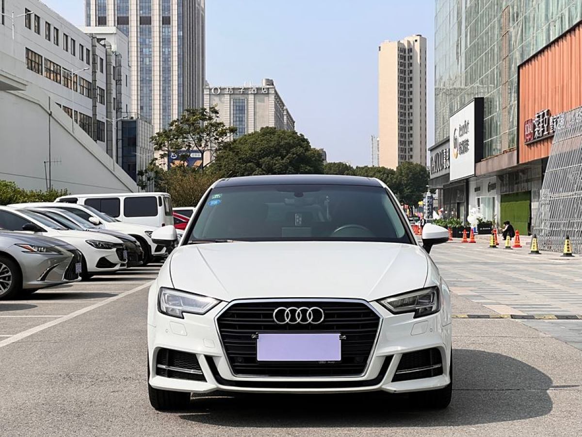 2019年4月奧迪 奧迪A3  2019款 Sportback 35 TFSI 運(yùn)動(dòng)型 國(guó)V