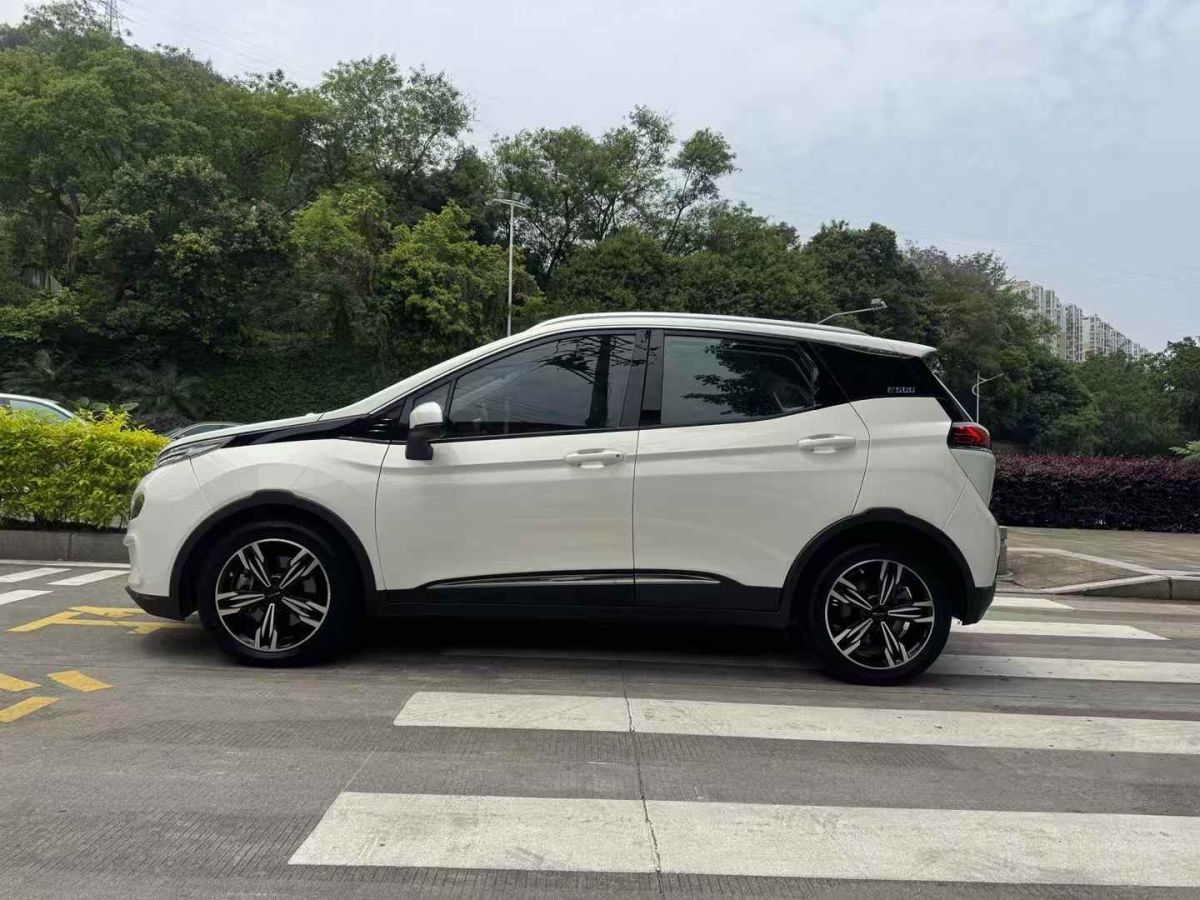 北汽昌河 北汽EV2  2021款 10度版 1.8kW充電機(jī)暖風(fēng)2座版圖片