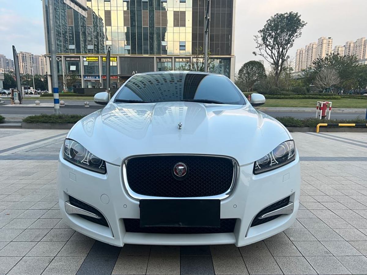 捷豹 XF  2015款 XF 3.0 SC R-Sport 奢華版圖片